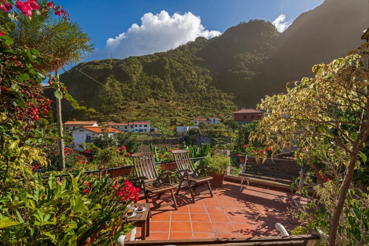 Casa Dos Tercos By An Island *